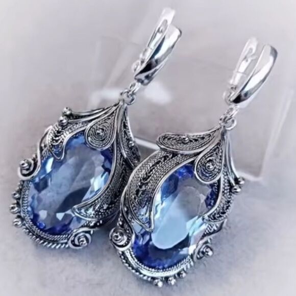 Elegant Silver and Blue Teardrop Earrings - Picture 1 of 1